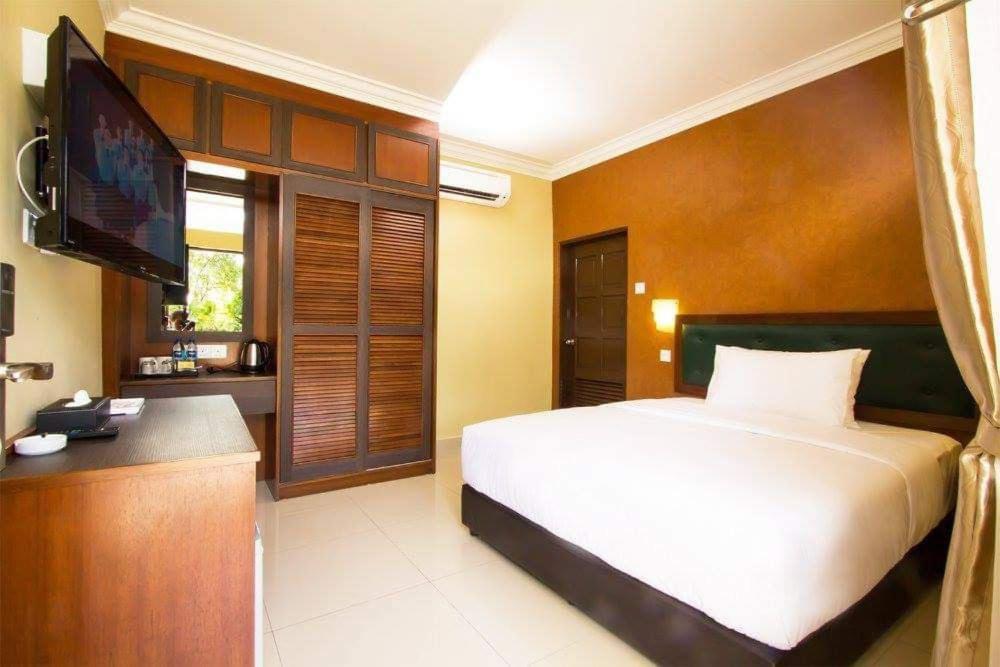 New Kesuma Villa Exclusive Stay Parit Raja Eksteriør billede