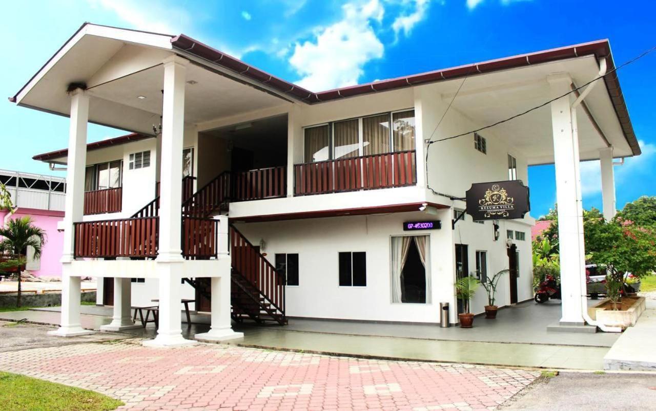 New Kesuma Villa Exclusive Stay Parit Raja Eksteriør billede